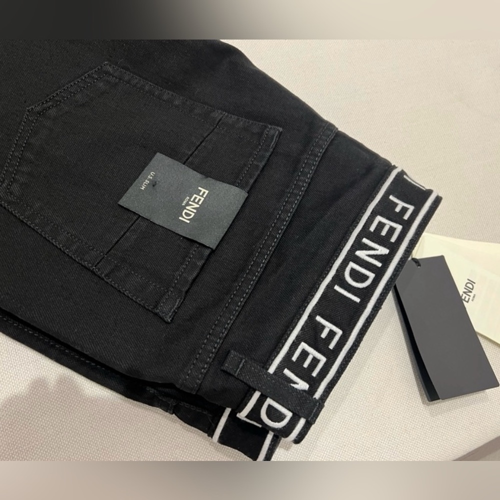 FENDI LOGO❤️100% Authentic Fendi Mens Black Denim Jeans/ size 34-34 brand new ❤️ - Picture 2 of 11